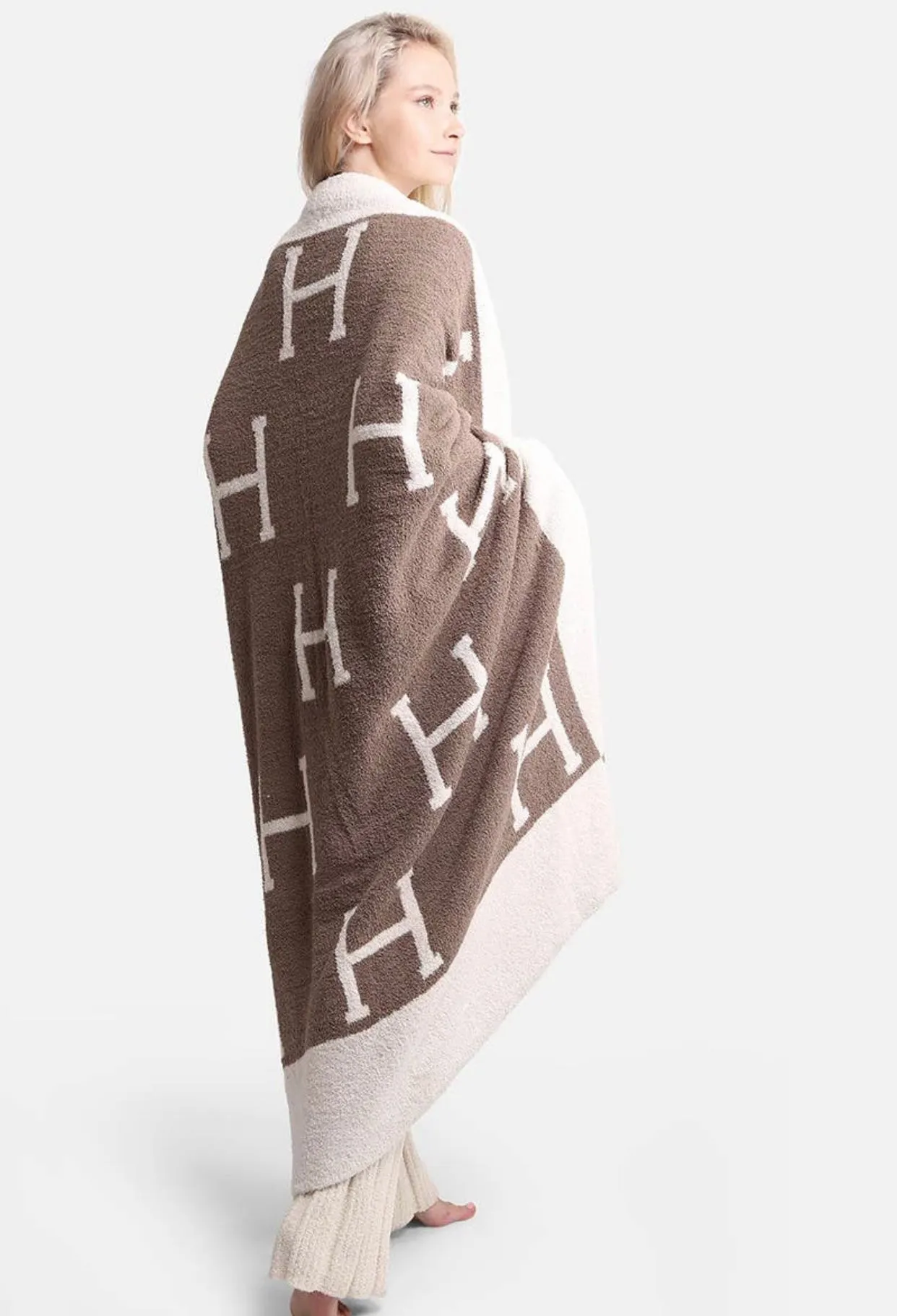 H-Patterned Fuzzy Blanket; Cocoa