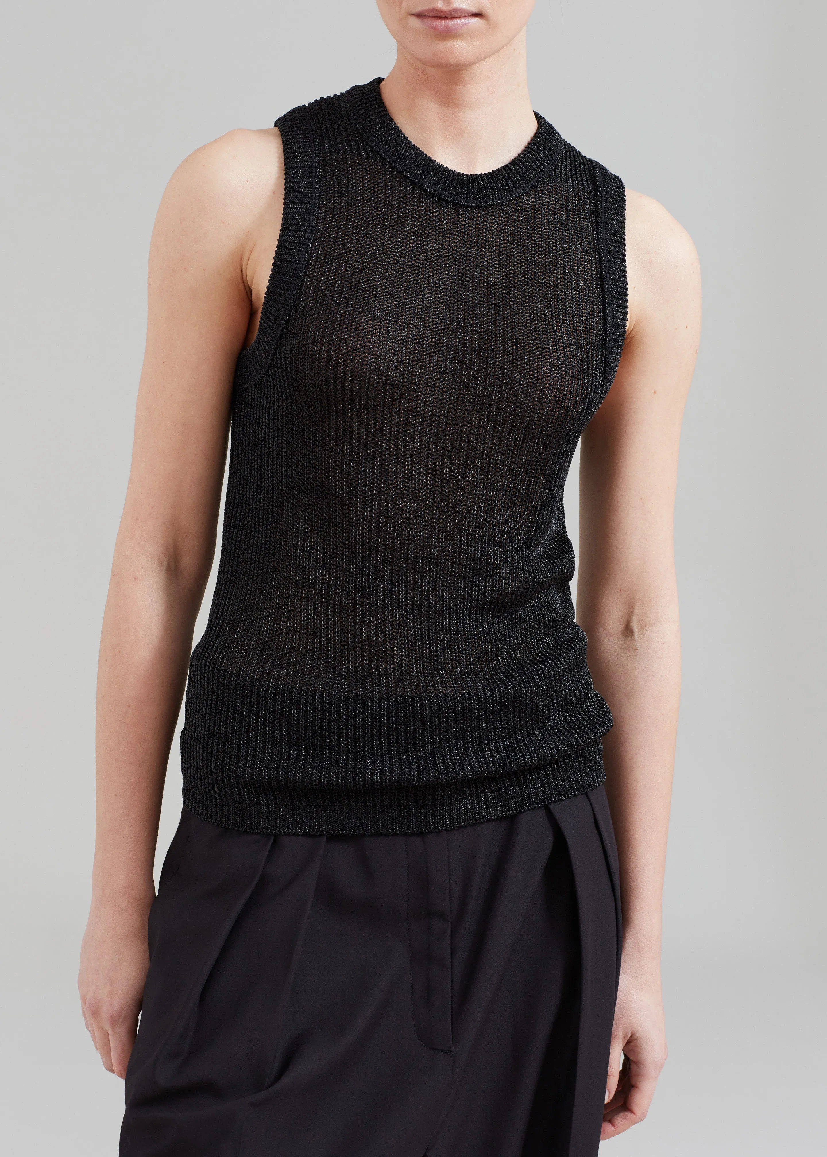 Low Classic Resort Sleeveless Top - Black