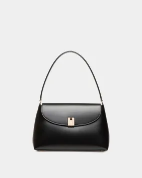 Ollam Shoulder Bag In Black Leather 