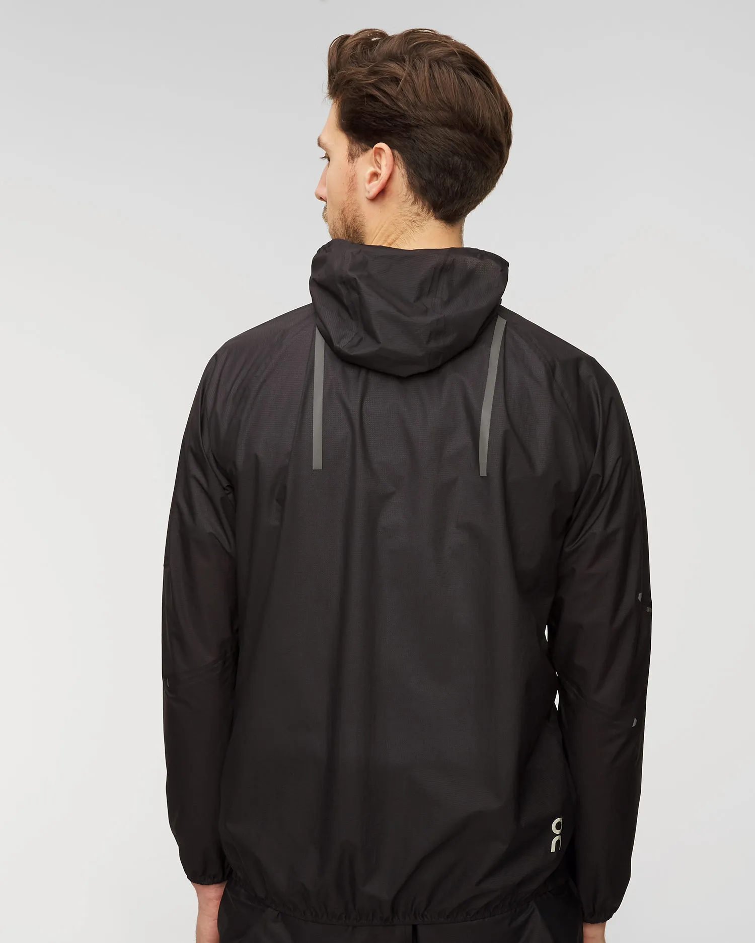 On Running Ultra Jacket 1MD10100553-black